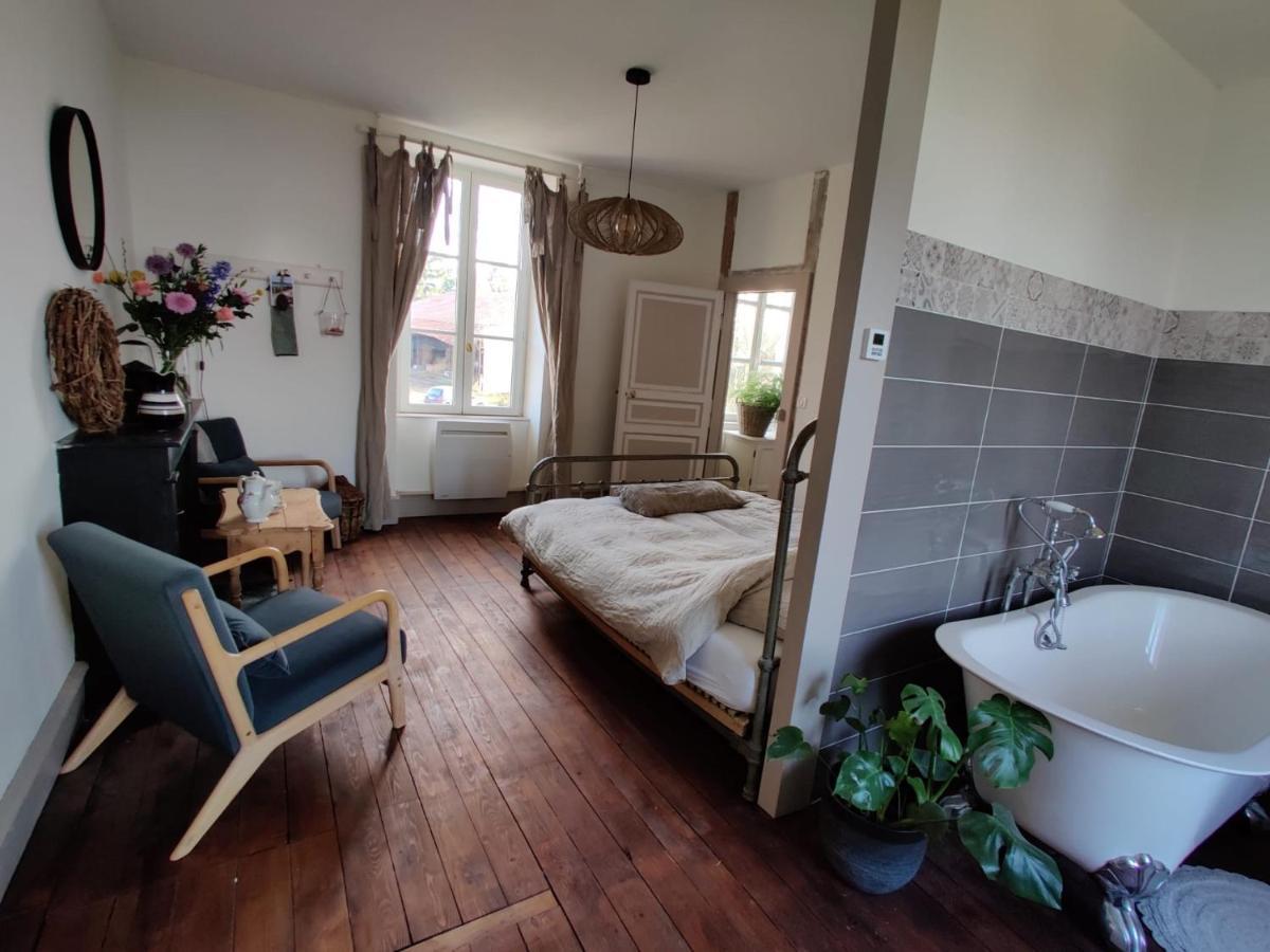 Le Brasseur Logements Saint-Caprais  エクステリア 写真
